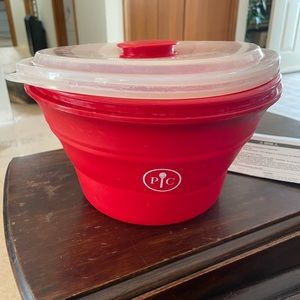 Pampered Chef Family Sized Silicone Microwave Popcorn Maker